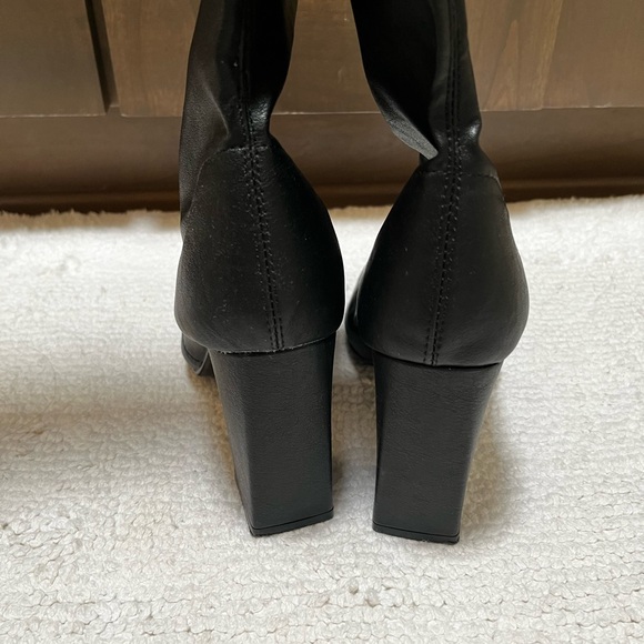 Black pointed boots. - Picture 4 of 7